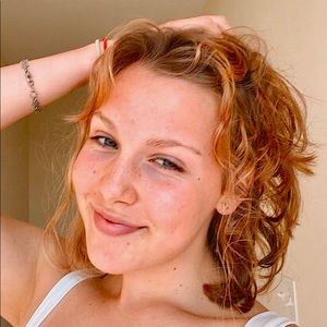 Meet your Posher, Anais